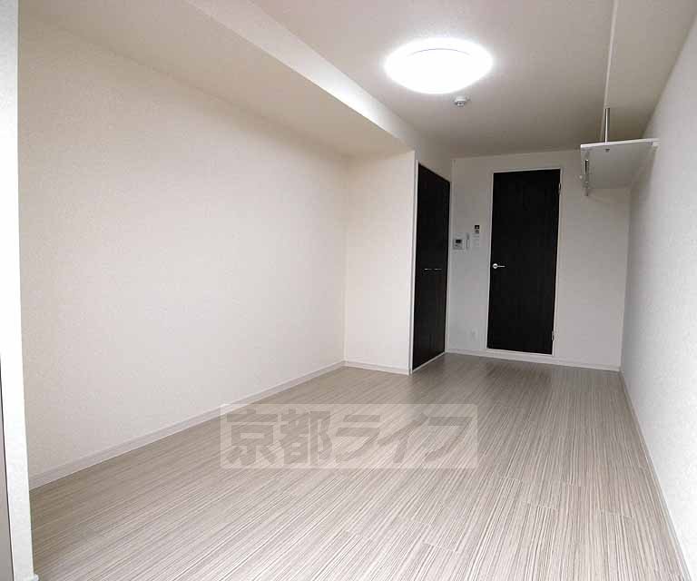 Living and room. Easy-to-use rectangular type.