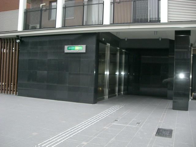 Entrance. Common areas