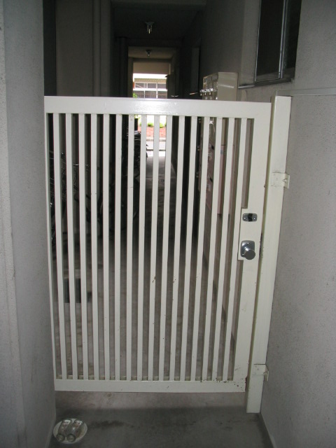 Other common areas. Simple type auto lock