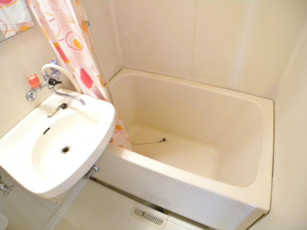 Bath. Our shop is immediately intersection Imadegawa Kawaramachi ☆