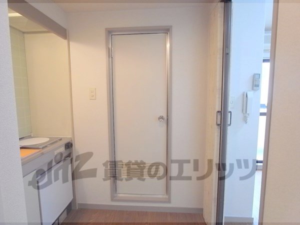 Other room space. Corridor