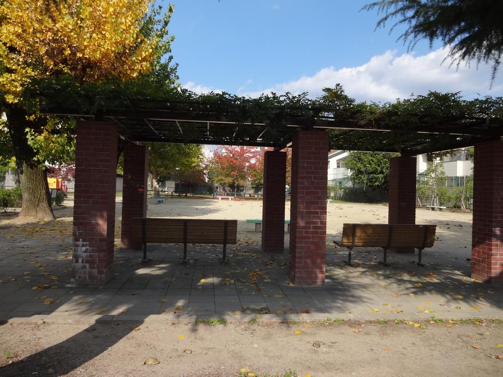 park. 300m to Tenjin park