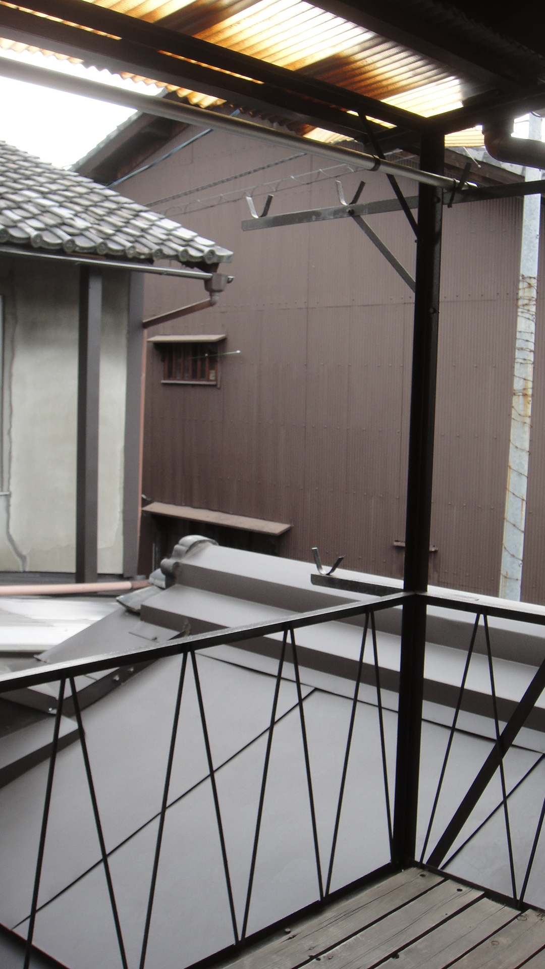 Balcony. Because there is a roof, Even laundry is Jose a rainy day.