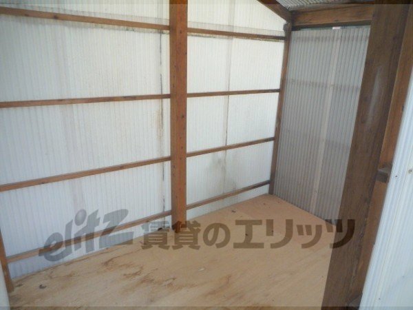 Receipt. Convenient to put large luggage