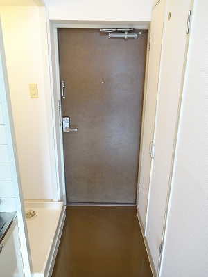 Entrance. Entrance spacious