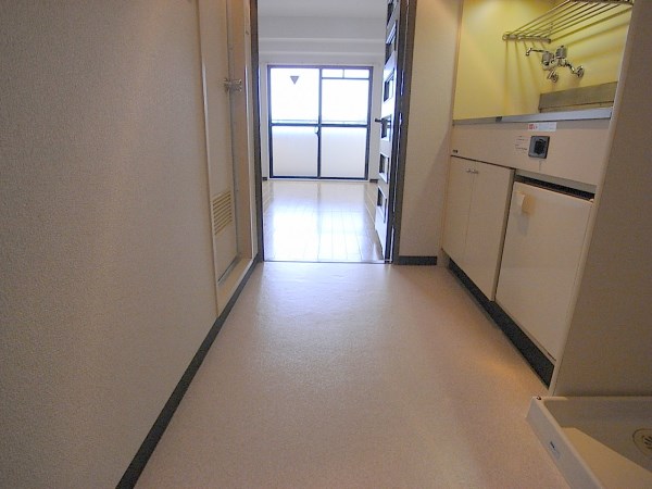 Other room space. Corridor