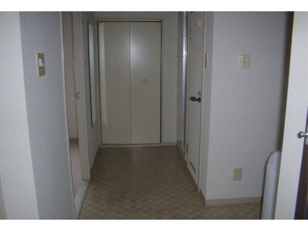 Other room space. Corridor