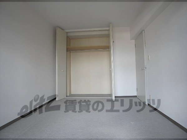 Living and room. North