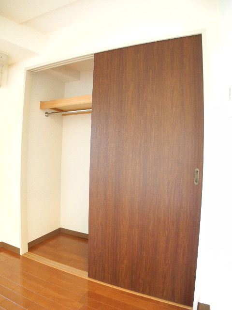 Receipt. Hanger are you storage space a lot that over