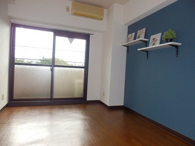 Living and room. Separate reference