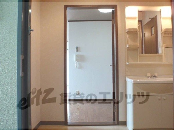 Other room space. Corridor