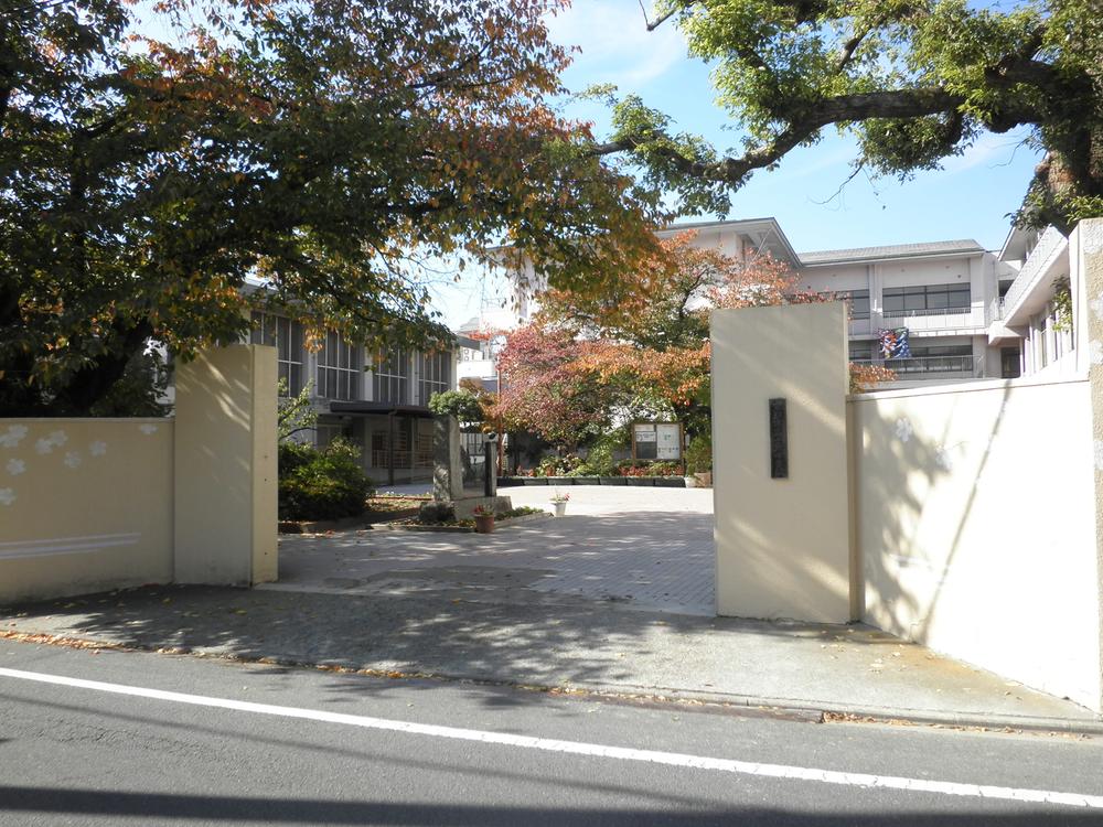 Junior high school. 209m to Kyoto City Tokyo junior high school