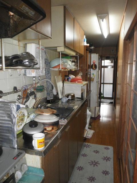 Kitchen. Indoor (12 May 2013) Shooting
