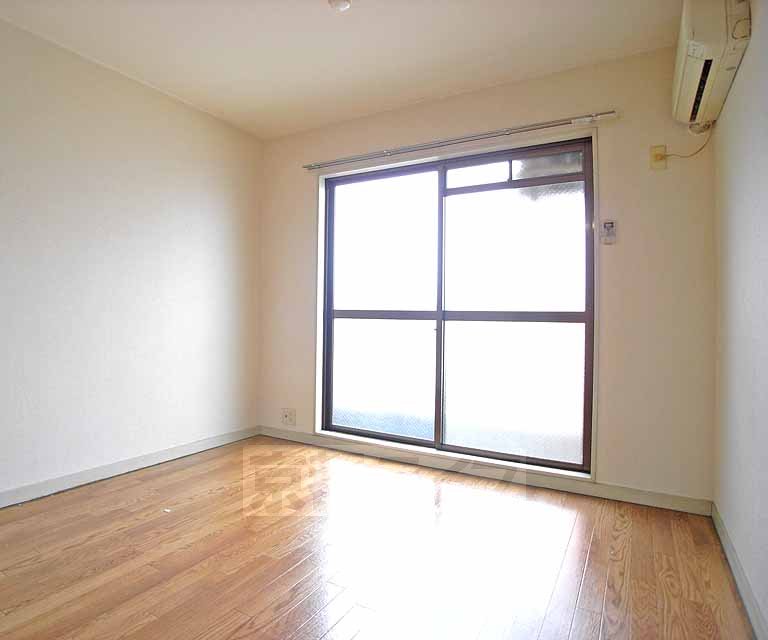 Living and room. Day is good.