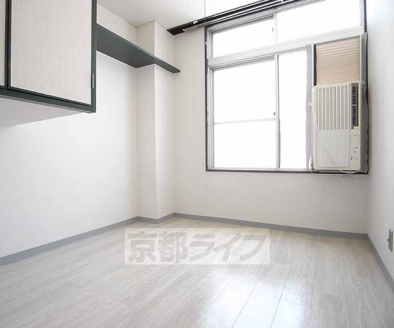 Living and room. Is beautiful renovated