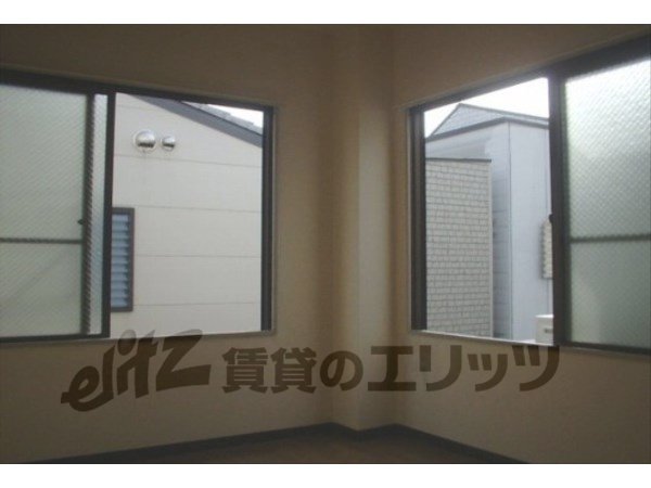 Living and room. There Pledge 6