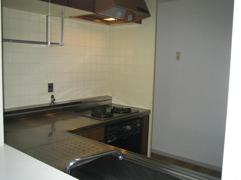 Kitchen. Indoor (10 May 2013) Shooting