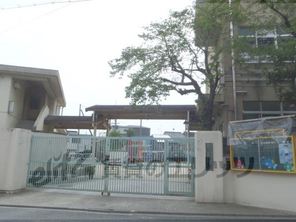 Primary school. Kashino to elementary school (elementary school) 680m