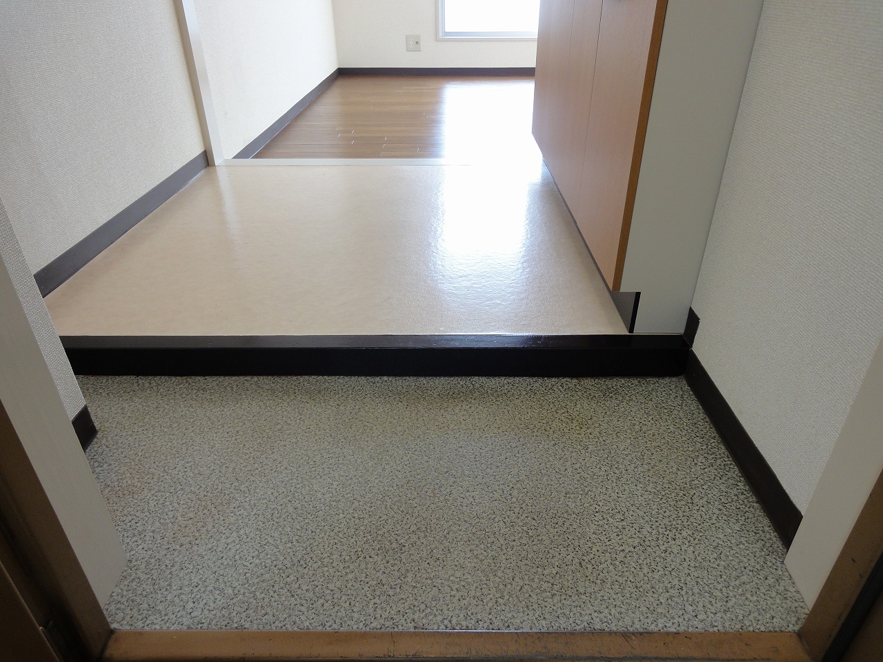 Entrance. It is the entrance space.