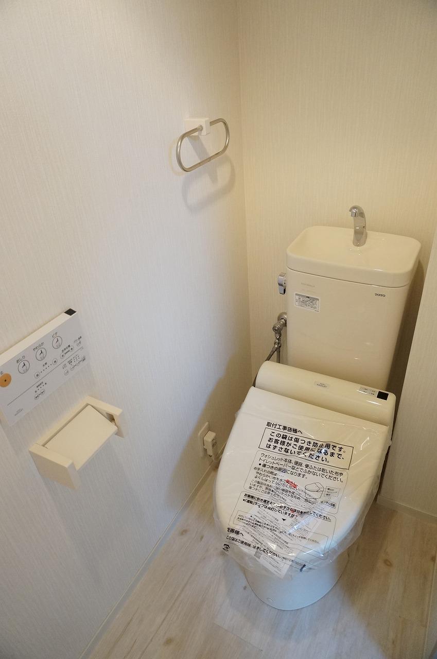 Toilet. Same specifications Photos