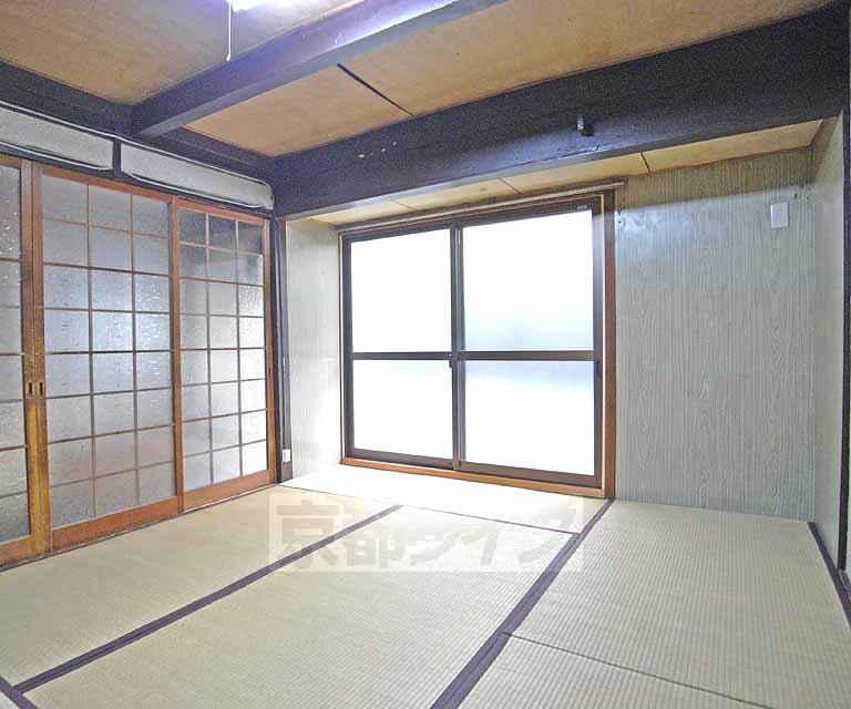 Living and room. 6 is a Pledge of Japanese-style room.