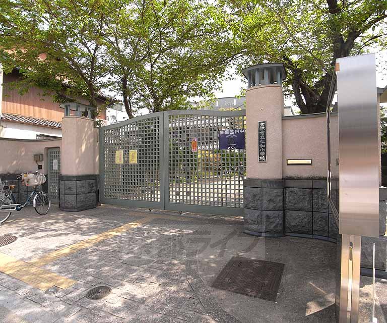 Primary school. Renhe to elementary school (elementary school) 179m