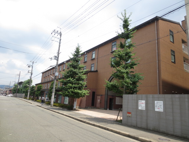 University ・ Junior college. Doshisha Shinmachi campus (University ・ 900m up to junior college)
