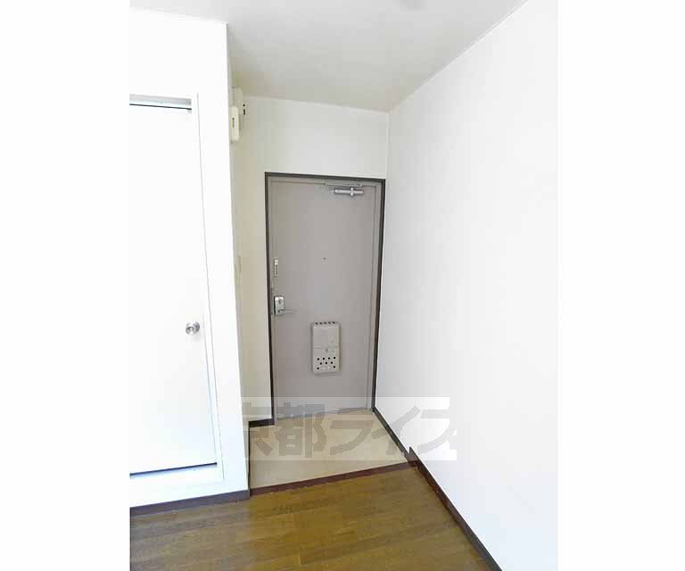 Entrance. Entrance before is also wide.