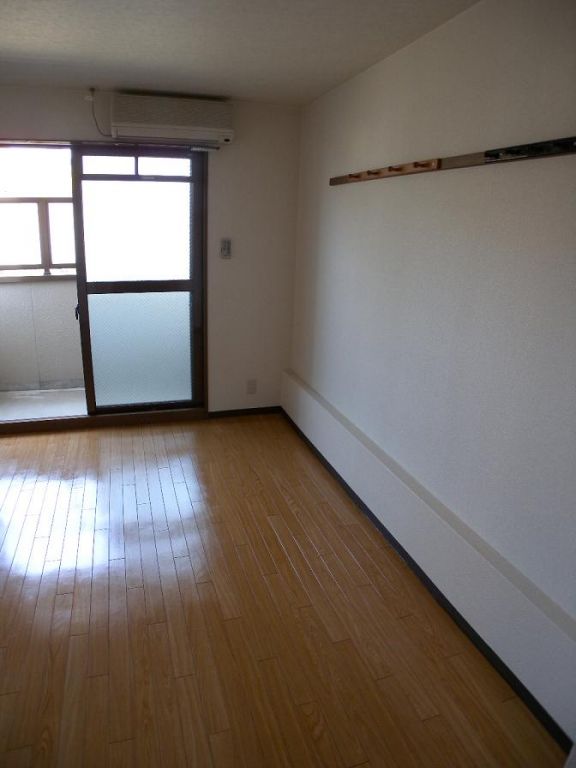 Other room space. For further information, please contact toll-free 0120-21-3325 ☆