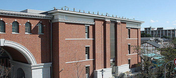 University ・ Junior college. Private Doshisha University Karasuma campus (University ・ 604m up to junior college)