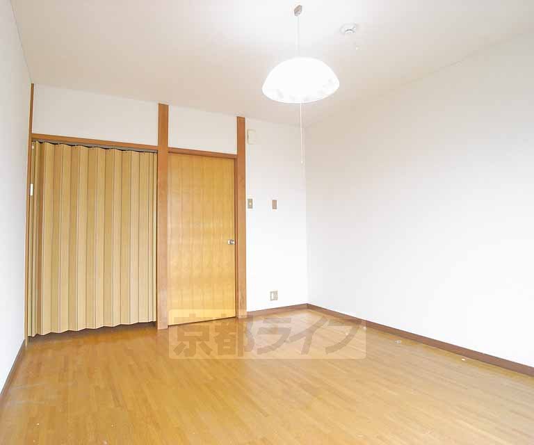 Living and room. Ease of use is a floor plan.