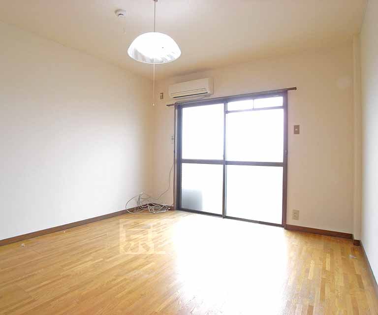 Living and room. Day is good.