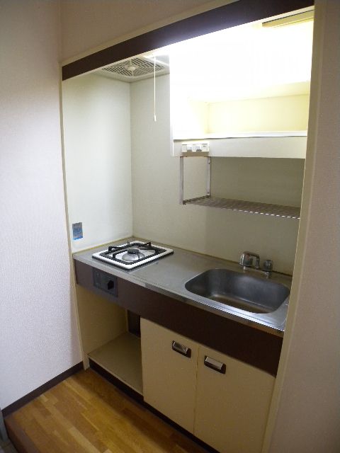 Kitchen. Easy cooking in there working space