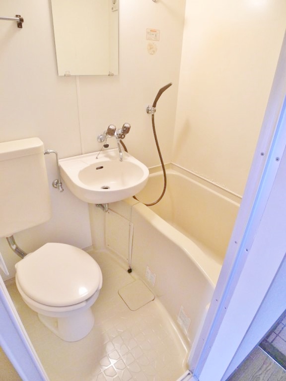 Bath. For further information, please contact toll-free 0120-21-3325 ☆