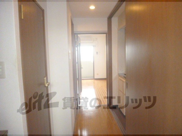 Other room space. Corridor