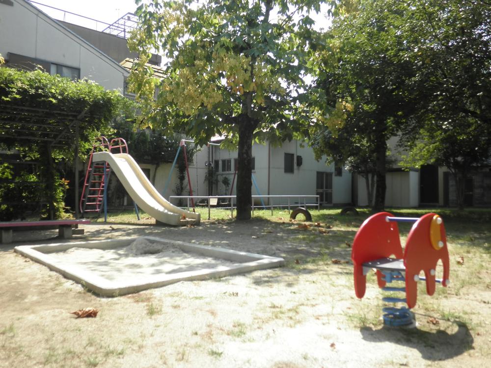 park. Mutsumi is 198m small but calm park to the park.