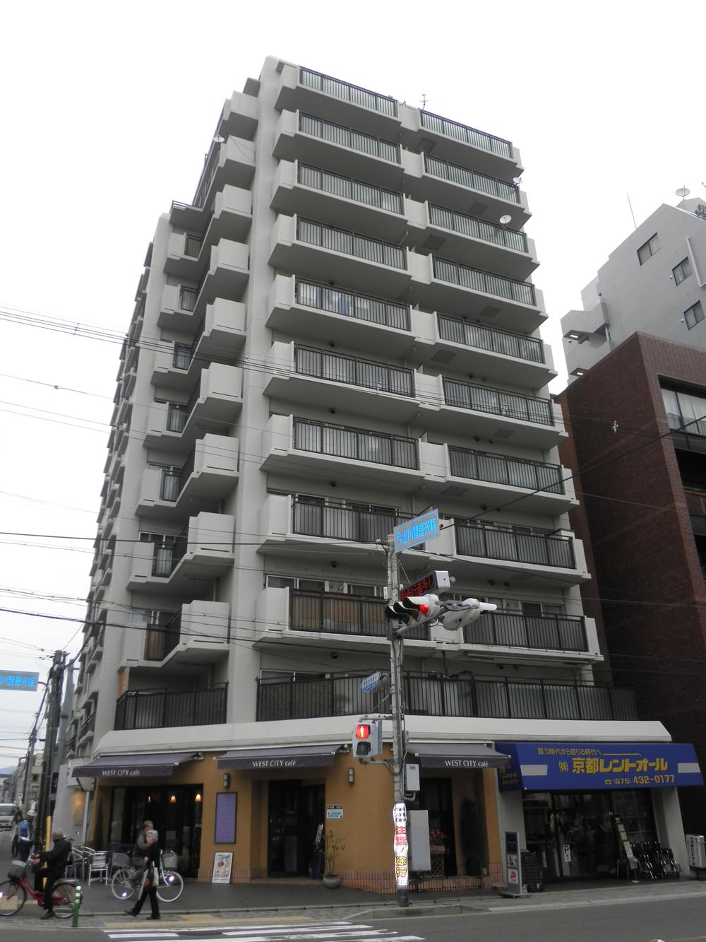 Local appearance photo. Local (11 May 2013) Shooting