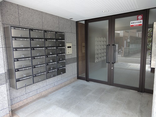 Security. Auto-lock equipped