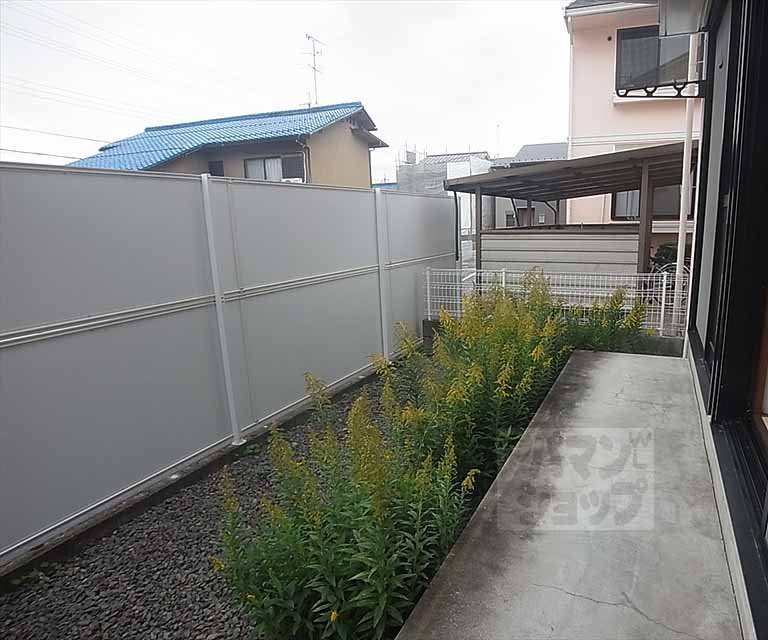 Balcony. Private garden