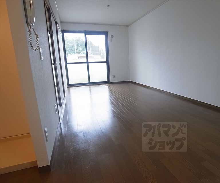 Living and room. Spacious living