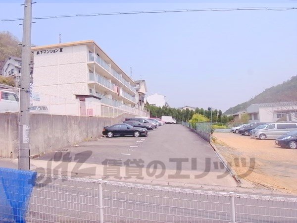 View. Around is a quiet environment.