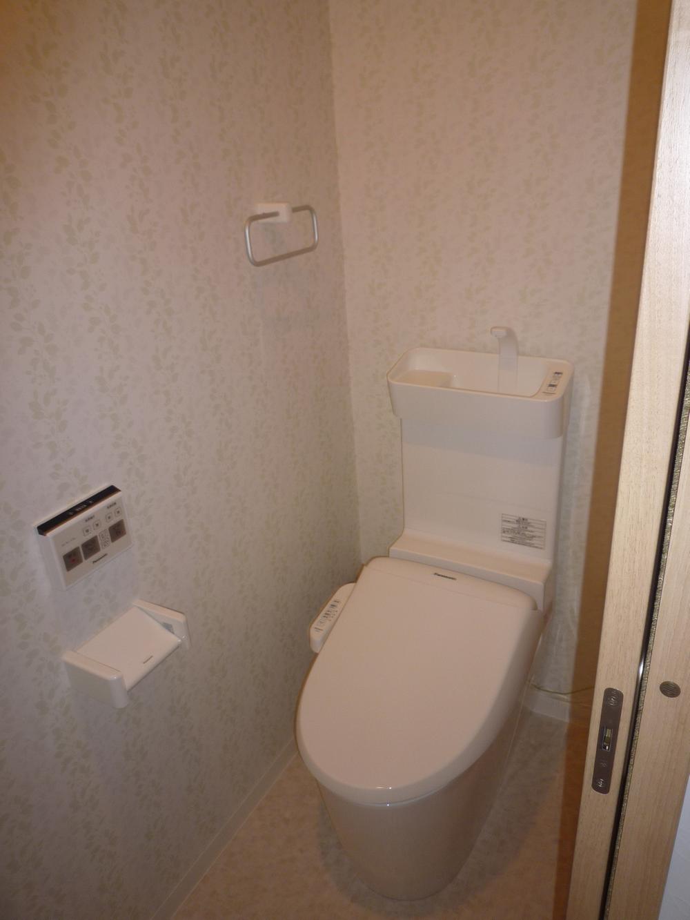 Toilet. Indoor (June 2013) Shooting