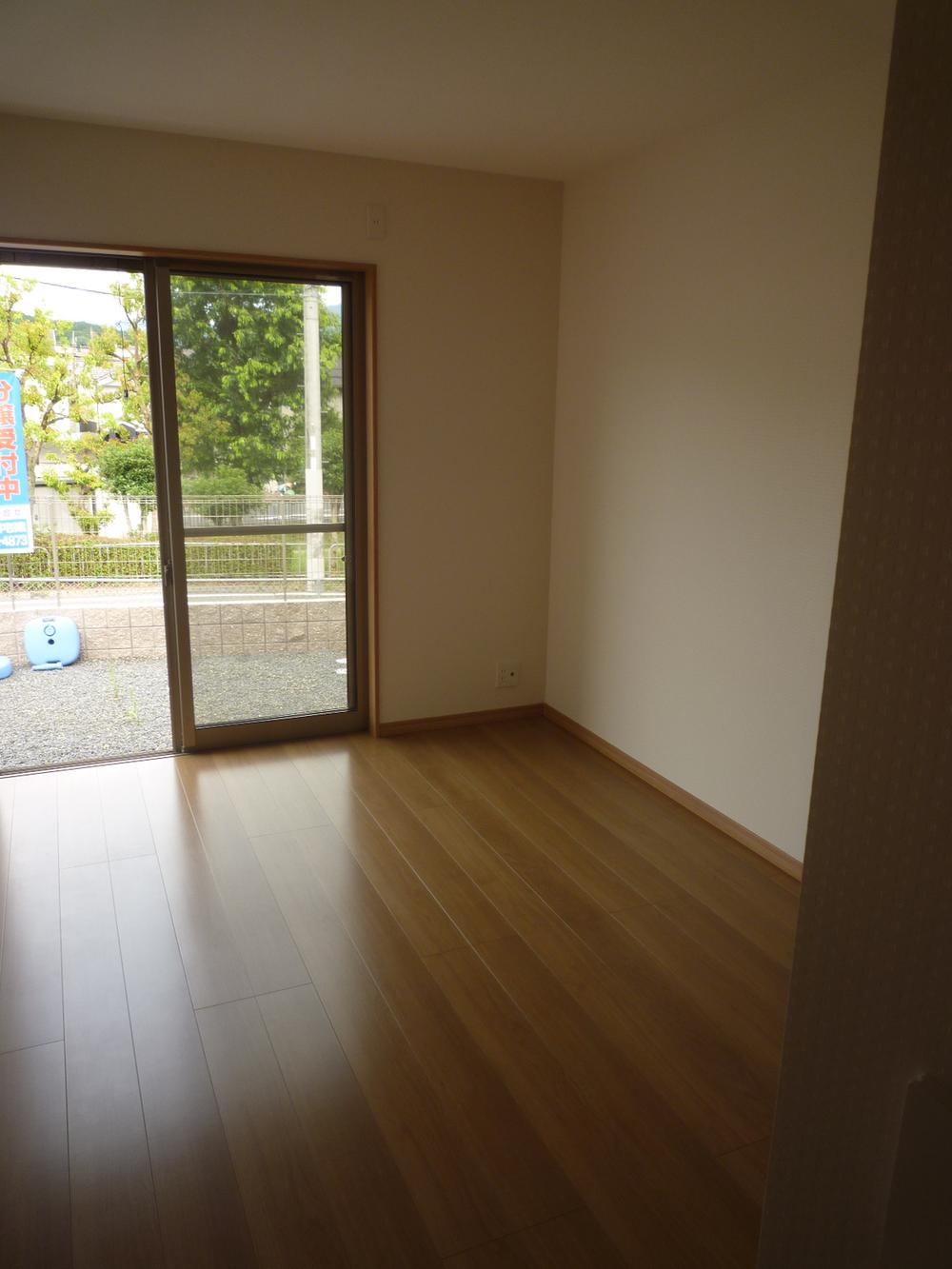 Non-living room. Indoor (June 2013) Shooting