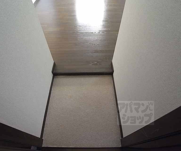 Entrance. Refrigerator Storage