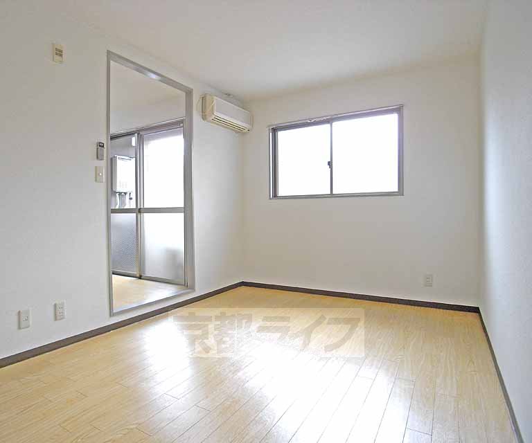 Living and room. Per day is a good.