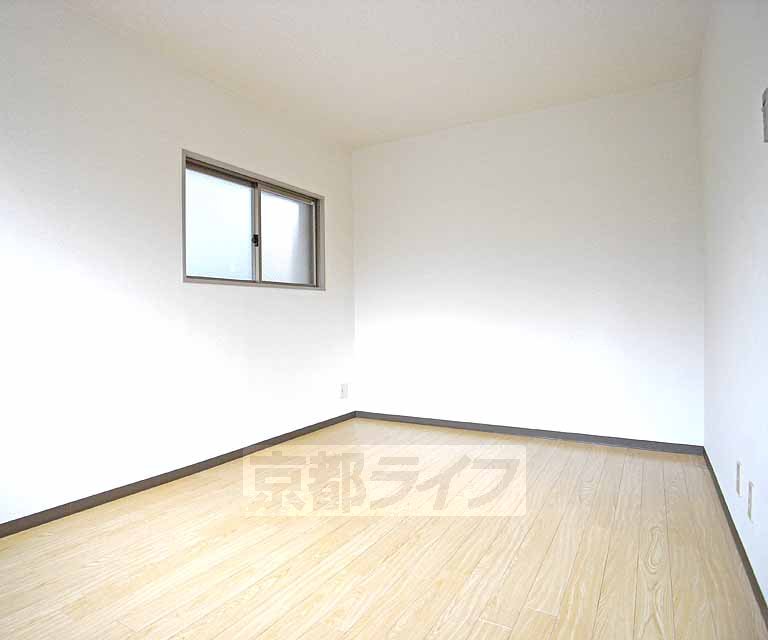 Living and room. 7.5 Pledge of Western-style.