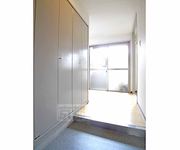 Other room space. Spacious hallway.