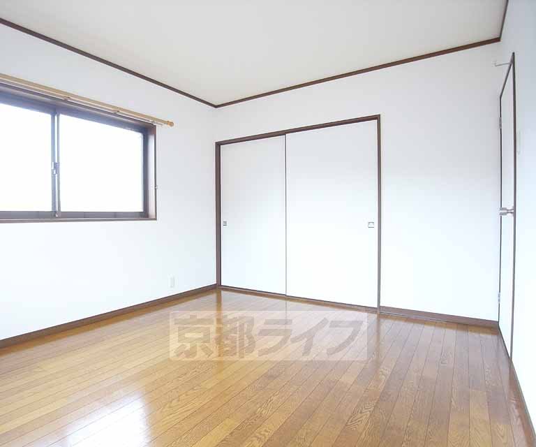 Living and room. 6 Pledge of Western-style.