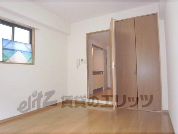 Living and room. Beautiful flooring.