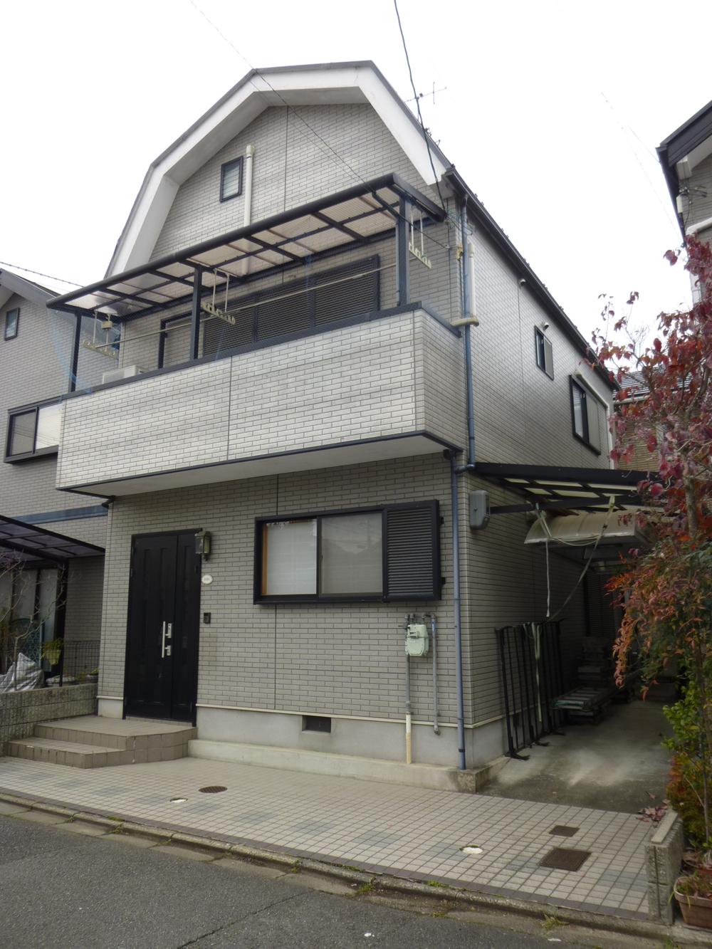 Local appearance photo. Local (12 May 2013) Shooting